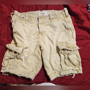 Mens Abercrombie & Fitch distressed cargo shorts size 33.